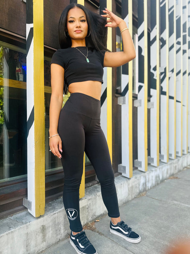 Yoga pants with circle 2025 logo