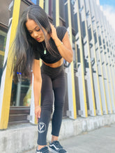Load image into Gallery viewer, BLACK MANNE"QUEEN"  -  Circle Logo Leggings