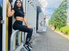 Load image into Gallery viewer, BLACK MANNE"QUEEN"  -  Circle Logo Leggings